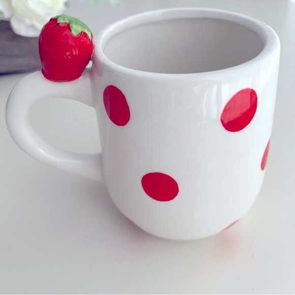 🖤STRAWBERRY MUG - Picture 8 of 9